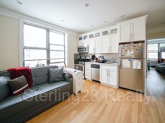 4th image of 2353 28th St #1