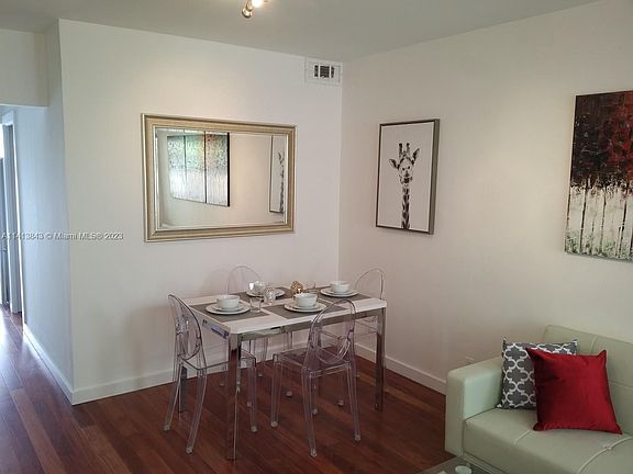 4th image of 1235 Euclid Ave APT 11