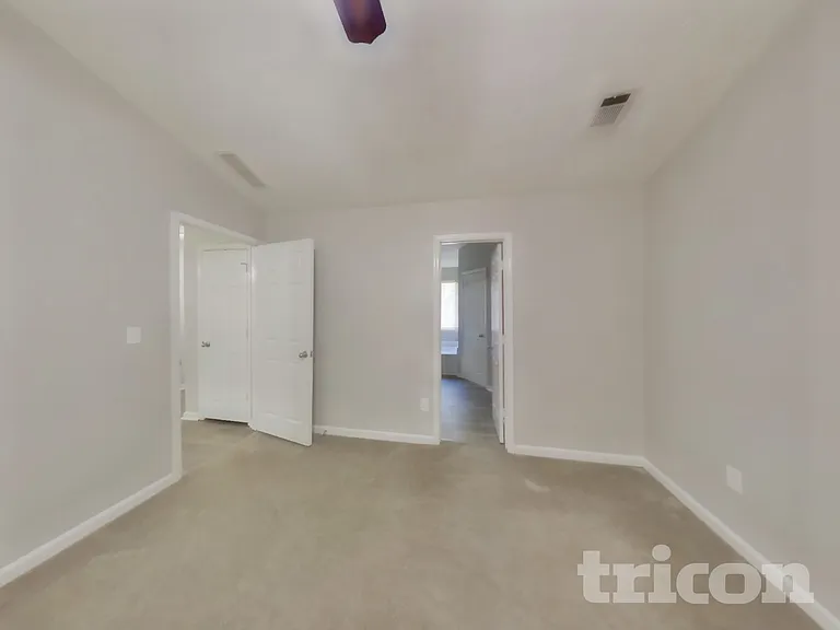 270 Rosewood Dr — Photo 7