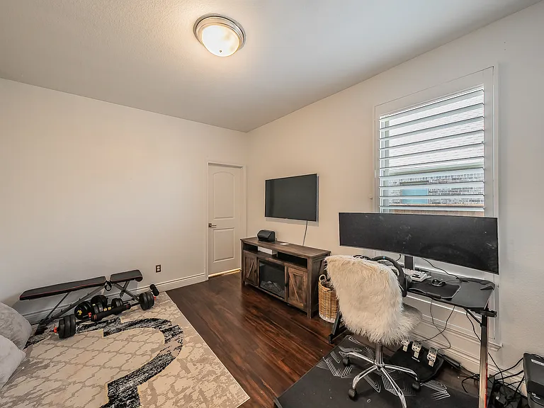 1742 Holmwood Dr — Photo 26