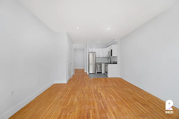 Rented by REZI | media 1