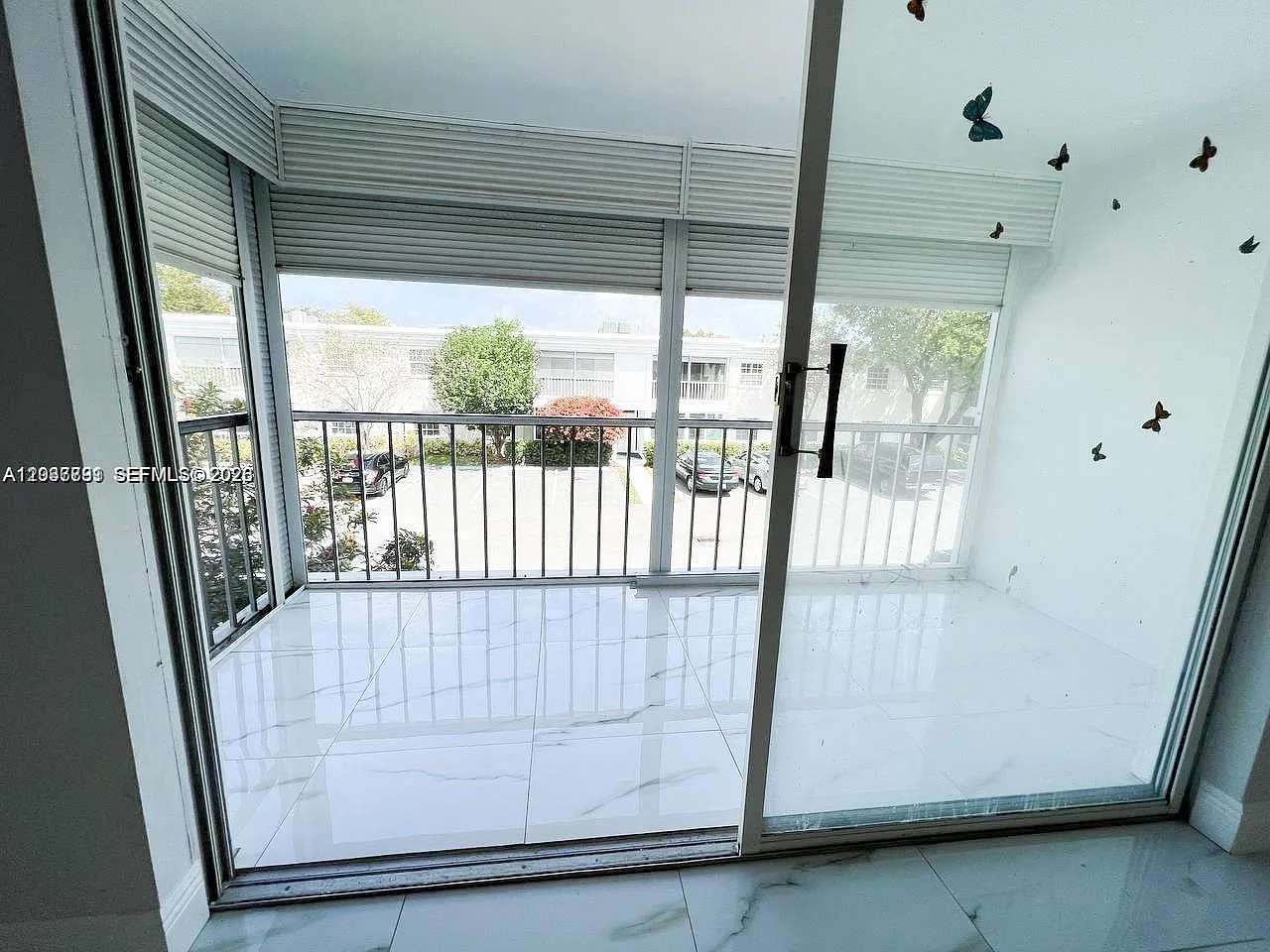 Bay Colony Club Condo — Photo 3