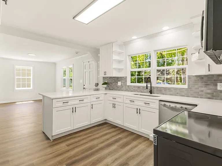 707 Blair St — Photo 11