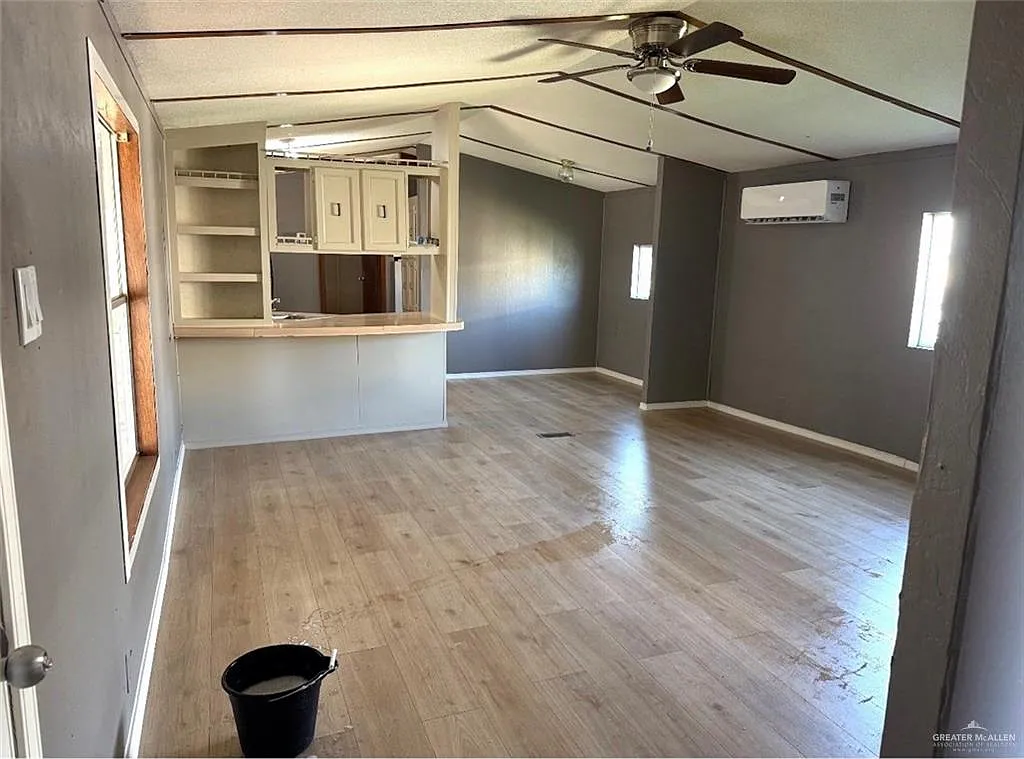 2 bed, 2.0 bath, 1088 sqft, $950 — Photo 2