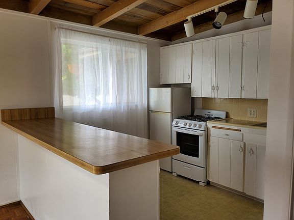 3rd image of 1230 Devon Ln