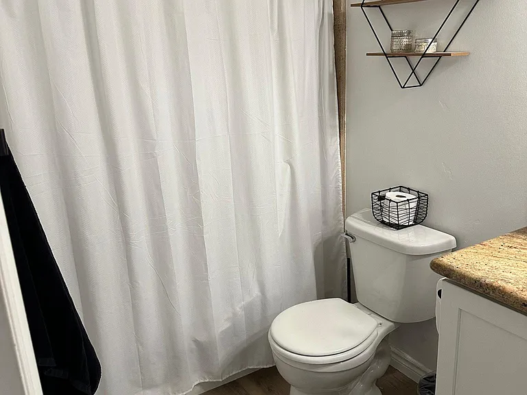 hallway/detached 2nd bathroom