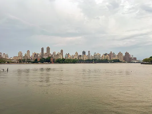 Rented by Evergreen Realty & Investments | media 20