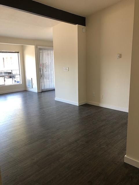 1st image of 550 Bellevue Way SE #4