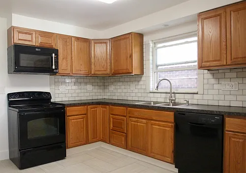 101 Marion Ave #1 Photo 1