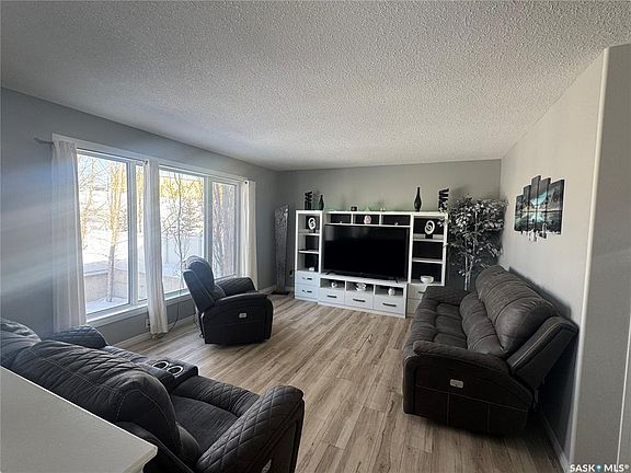 5th image of 509 Meadow ROAD