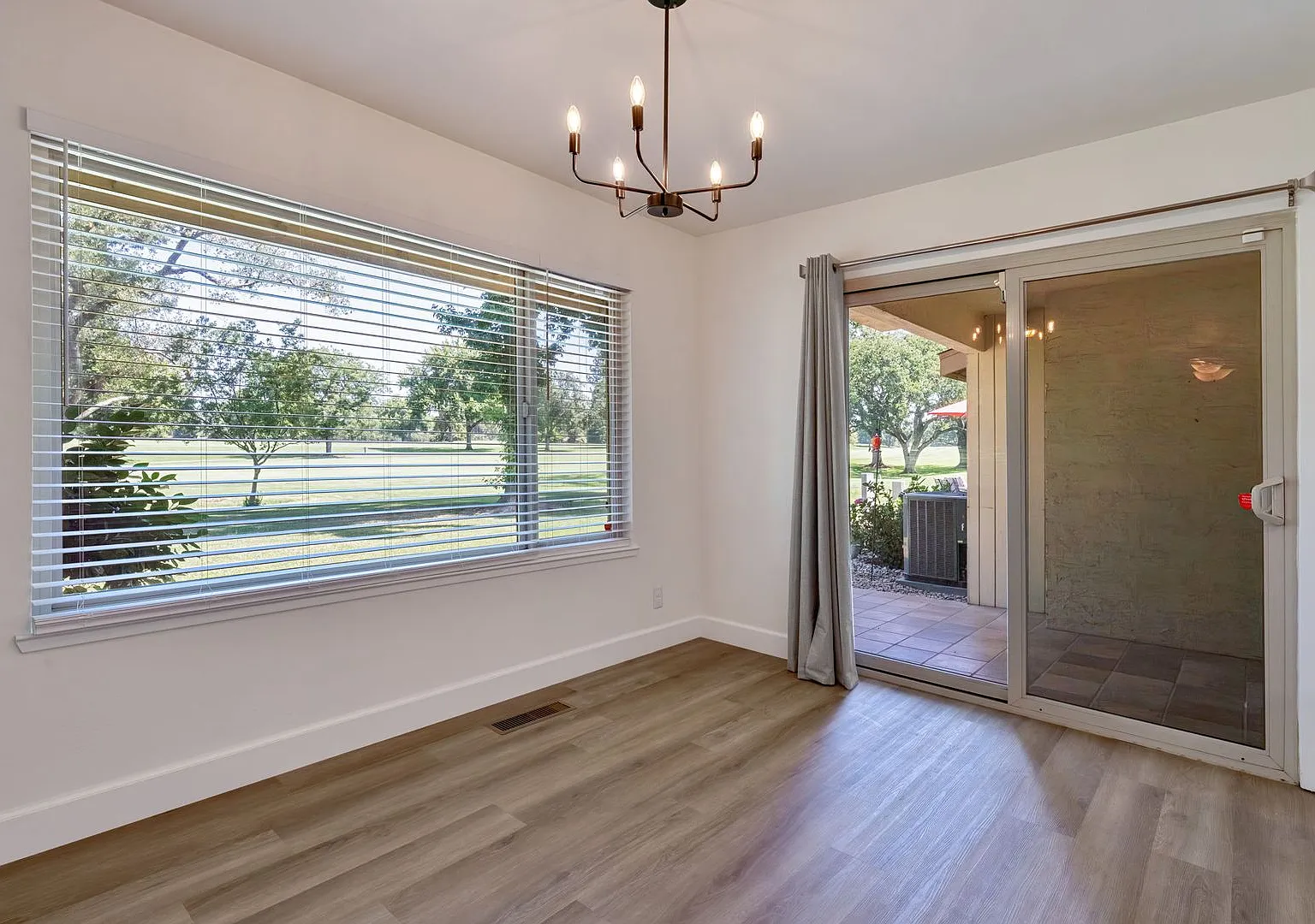 Renovated 2 Bedroom Condo Located on the Fairway! Water, Sewer, Trash Included! — Photo 2