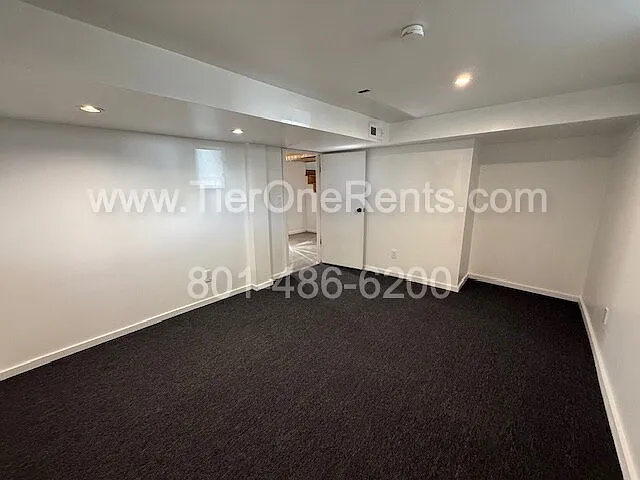 556 S Navajo St — Photo 20