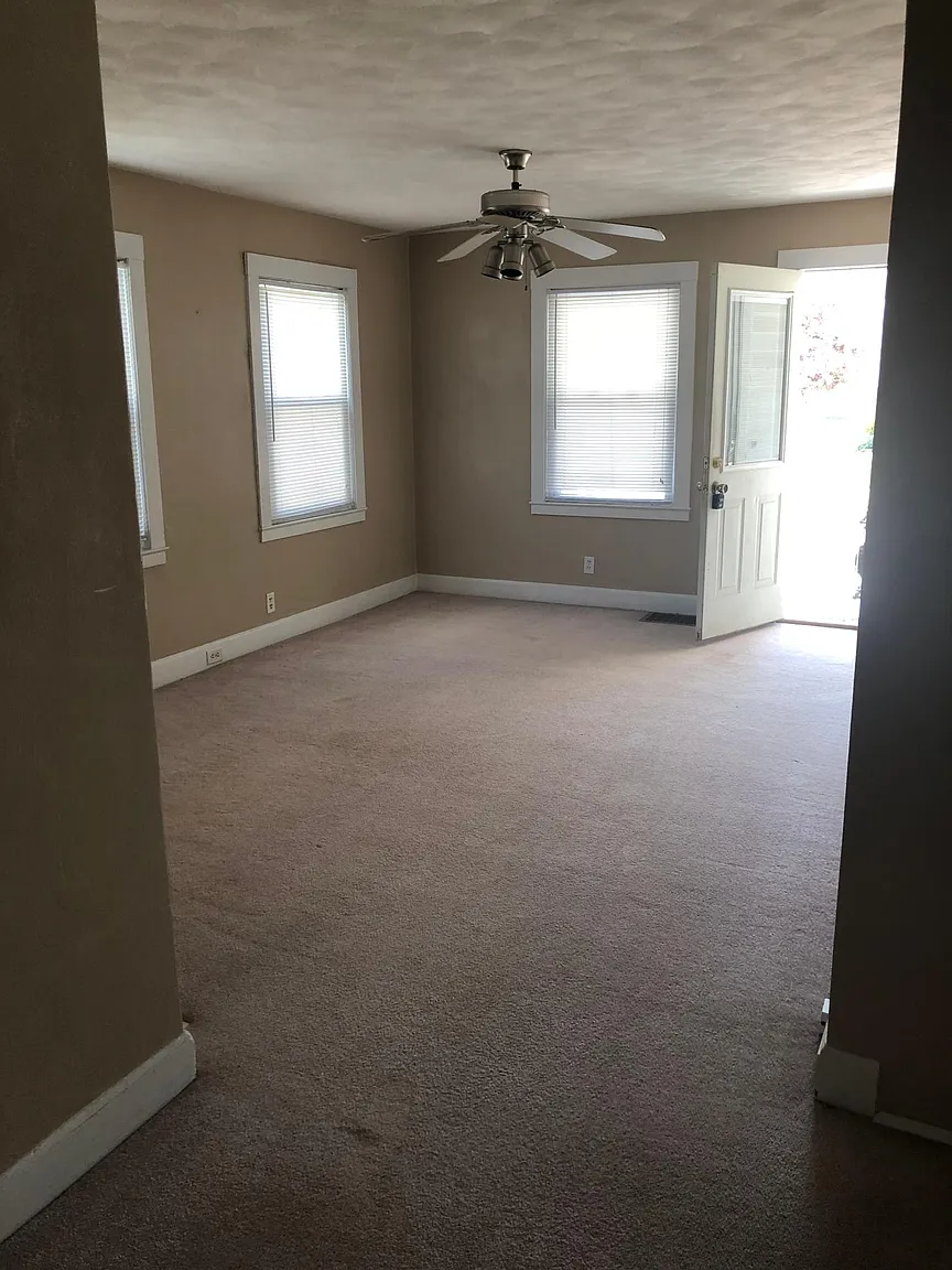 3217 17th Ave photo 1