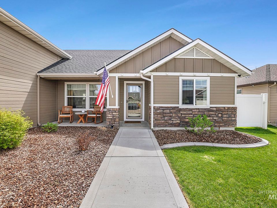 1st image of 1011 Bell Ln