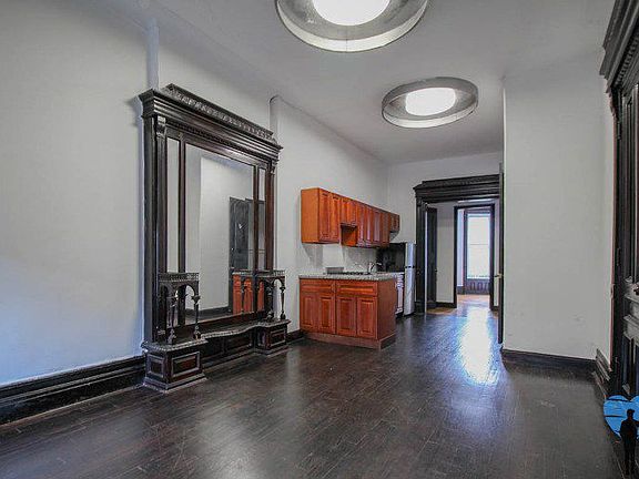 3rd image of 696 Putnam Ave APT 2F