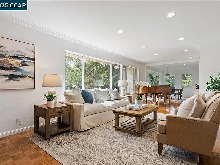 17 Muth Dr — Photo 2