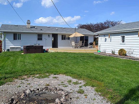 5th image of 343 Thomas Ct