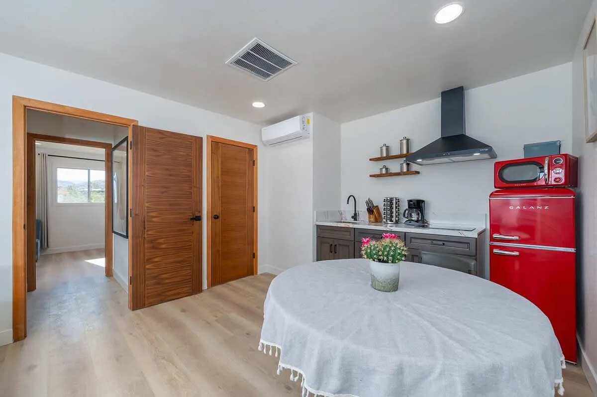 1 bed, 410 sqft, $1,800 — Photo 1