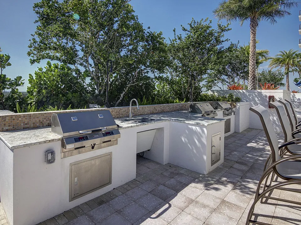 Sofia Coral Gables apartments community photo