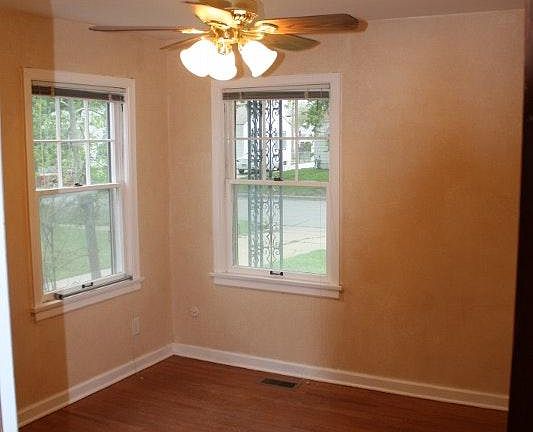 5th image of 2133 S Laura Ave