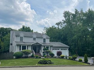 47 Horseshoe Rd, Sayreville, NJ 08872