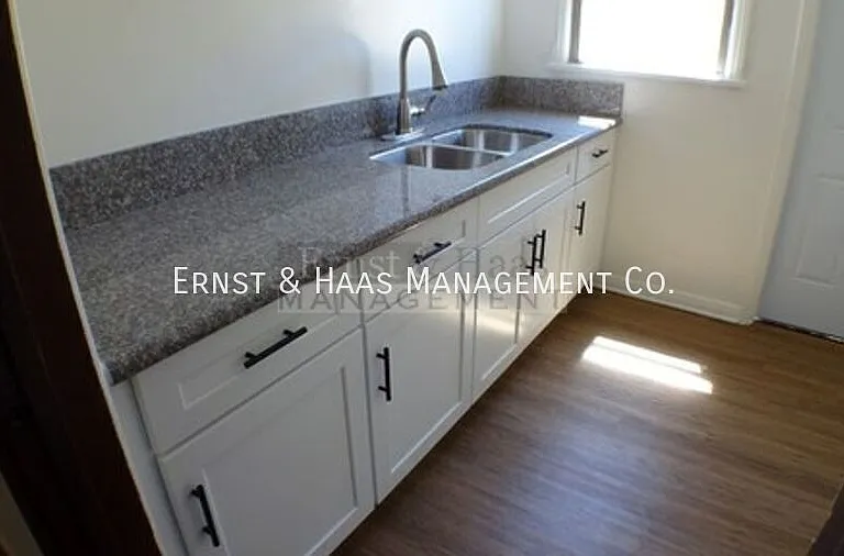 2141 Chestnut Ave #8 — Photo 6