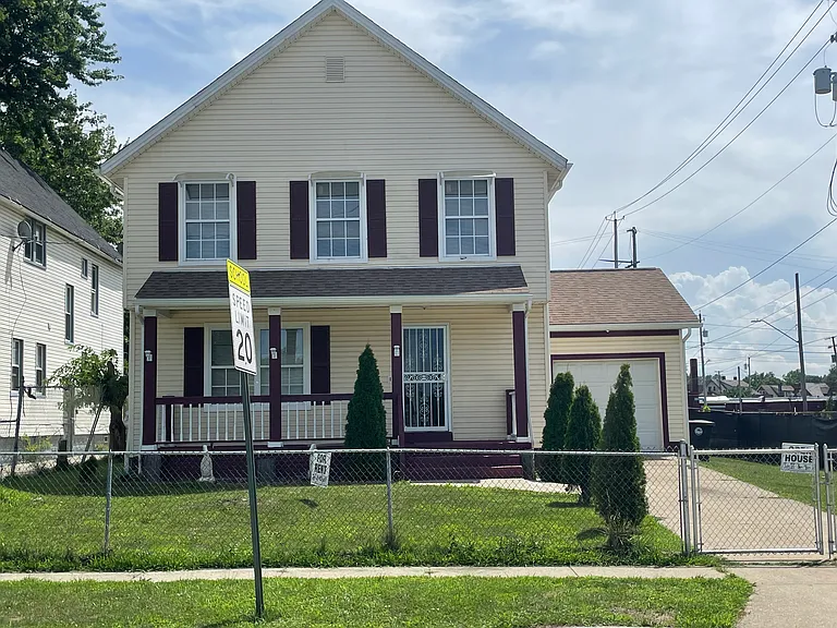 12500 Woodside Ave — Photo 1