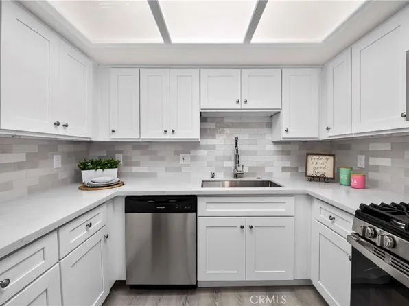 1131 Campbell St APT 210, Glendale, CA 91207