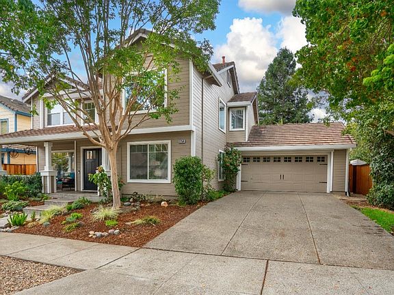 3rd image of 1754 Burgundy Court