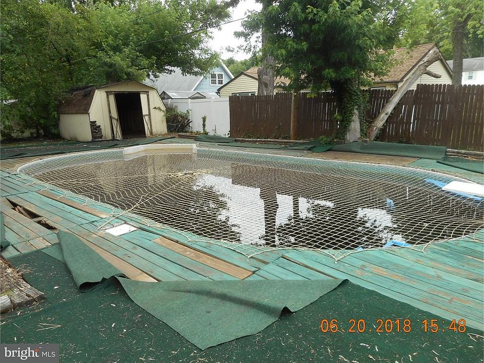 2nd image of 13 Gilman Ln