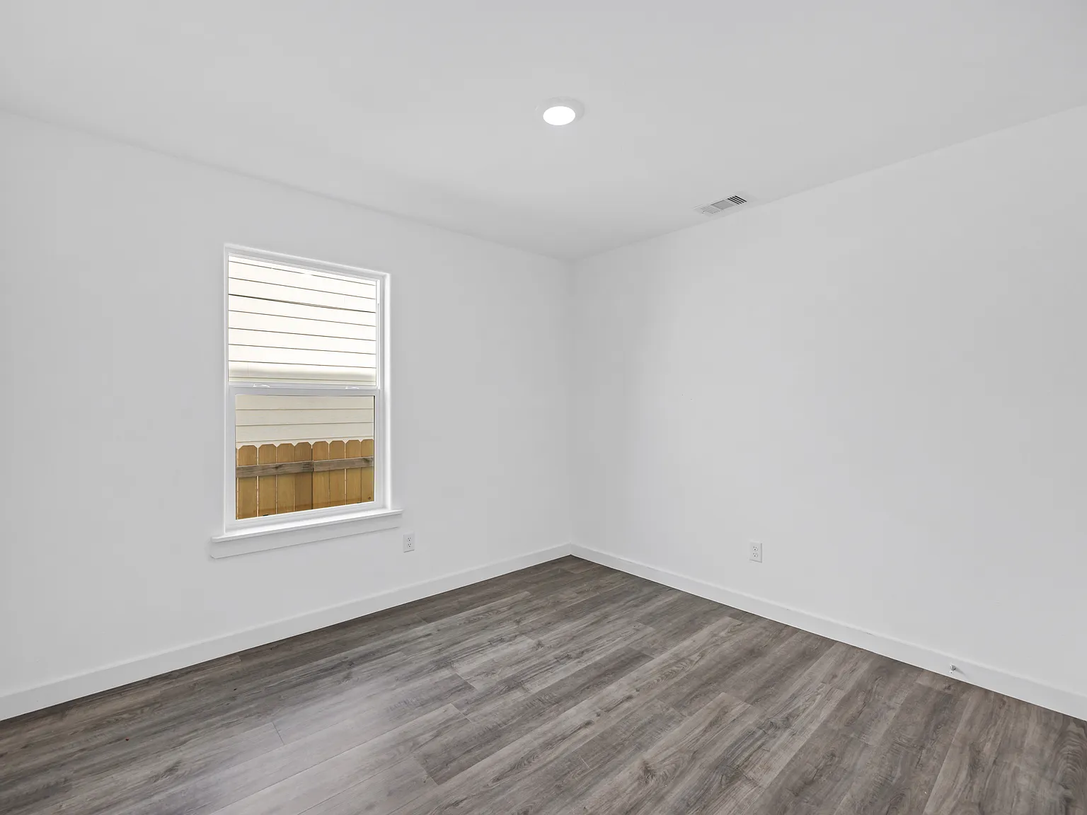 3 bed, 2.5 bath, 1150 sqft, $1,775 — Photo 4