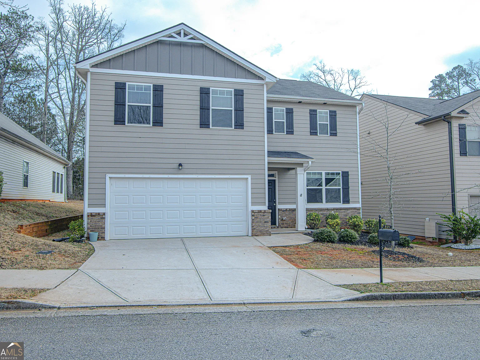 4 bed, 2.5 bath, 2976 sqft, $2,600 — Photo 2