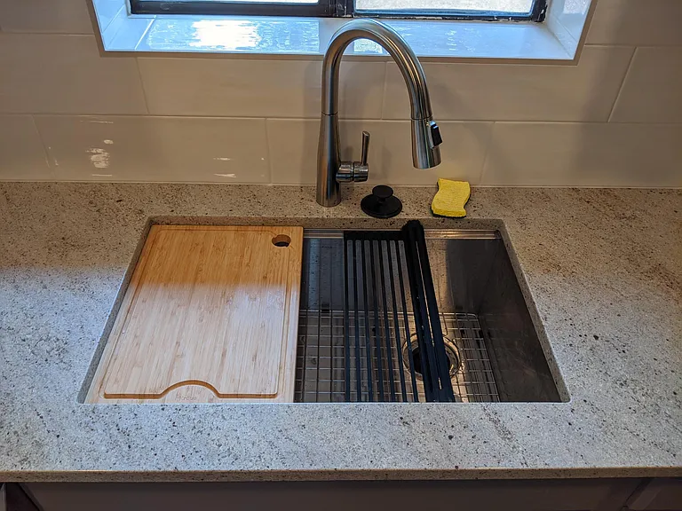 Versatile kitchen sink