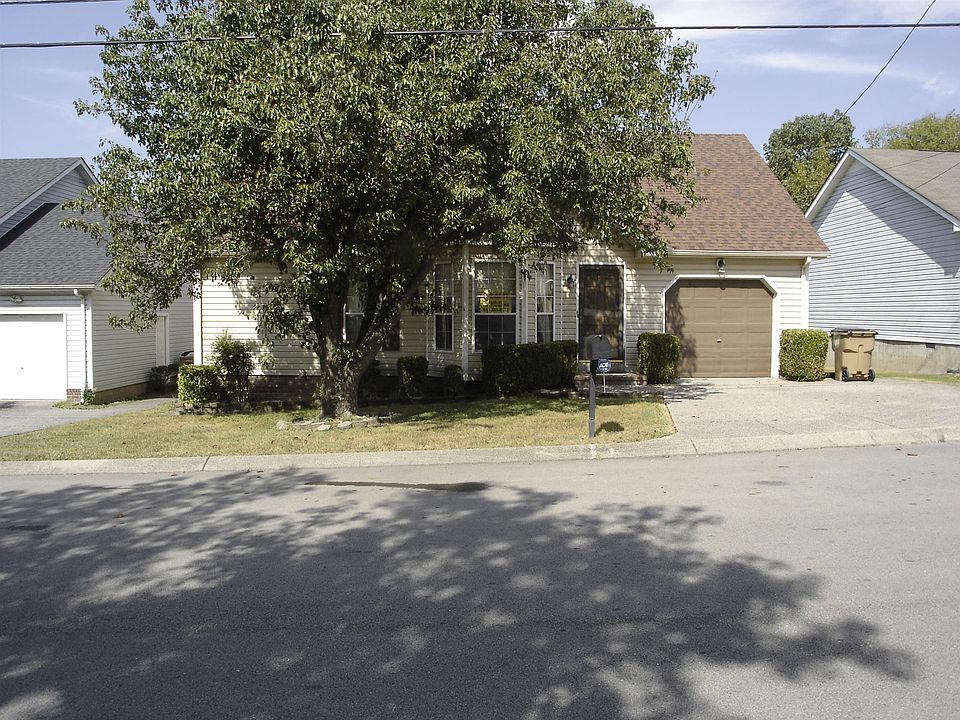 1st image of 825 Neelys Chase Dr