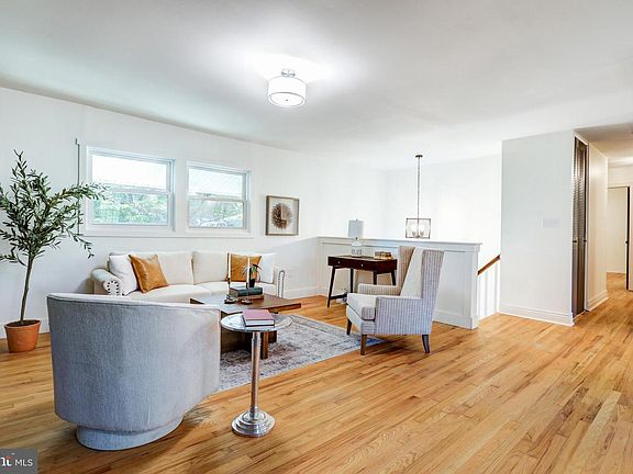 3rd image of 180 Reeser Rd