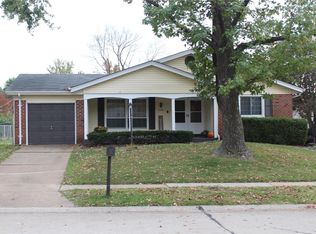 2160 Canterbury Dr, Florissant, MO 63033