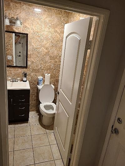 2nd image of 6904 Vantage Ave Unit 121