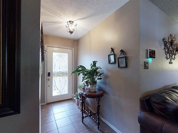 4th image of 104 Quail Ln