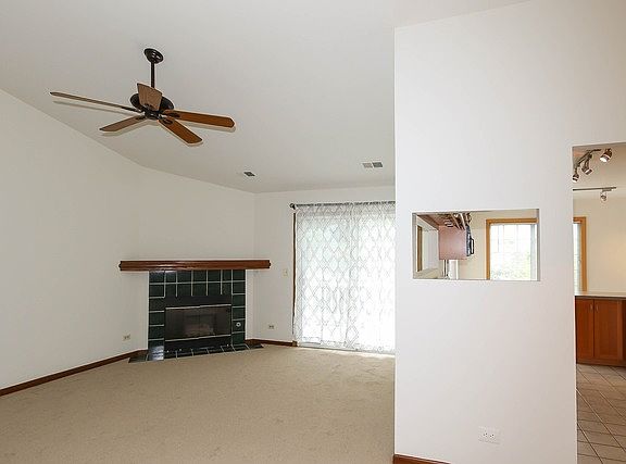 5th image of 240 Winnsboro Ct