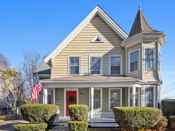 16 Pleasant St, Wakefield, MA 01880