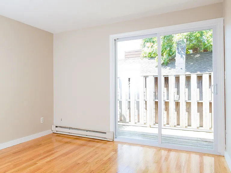 41 Marion St — Photo 15