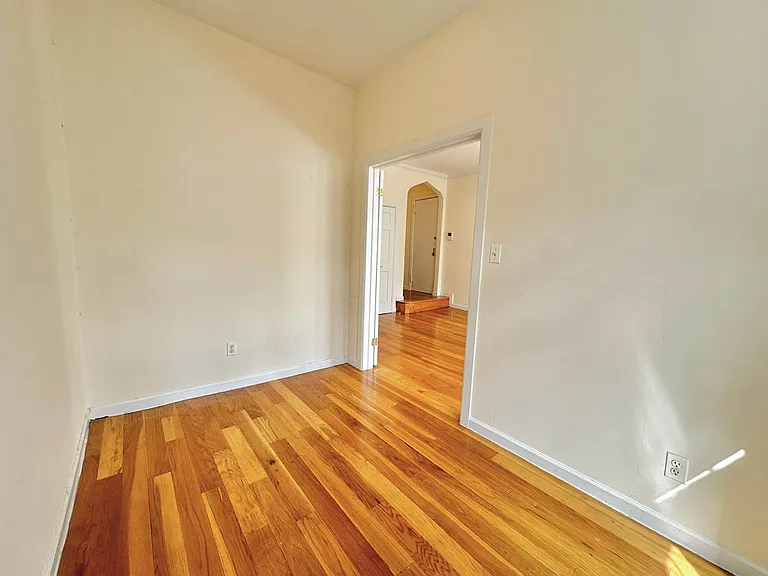 163 E 36th St #4K — Photo 4