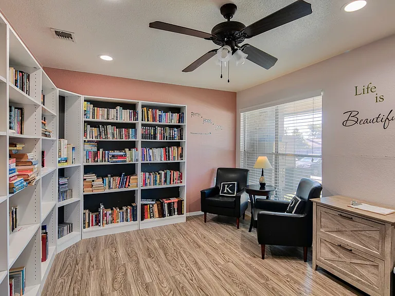 4700 King St — Photo 24
