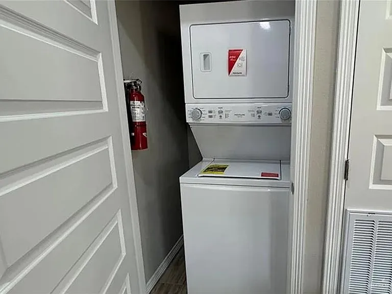 4301 Walnut Ave #4 — Photo 6