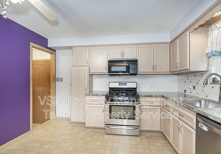 6188 Cabrini Ln — Photo 26