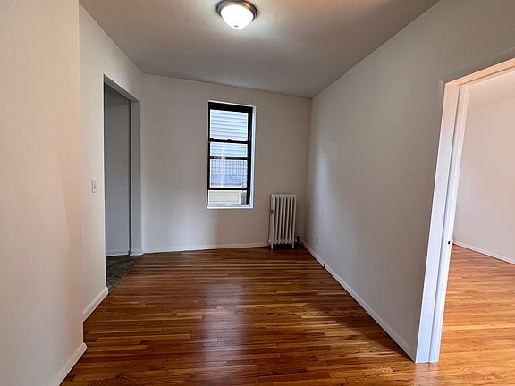 3rd image of 26 Columbia Ter APT 2