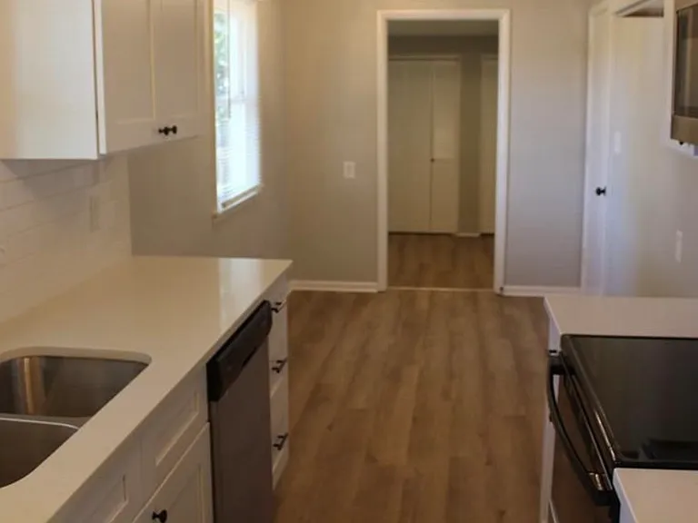 24 Virginia Dr — Photo 4