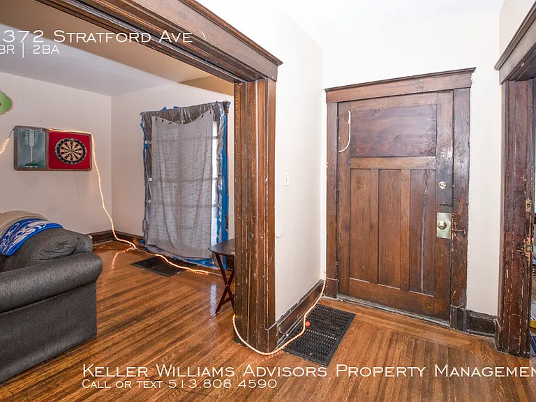 2372 Stratford Ave — Photo 8