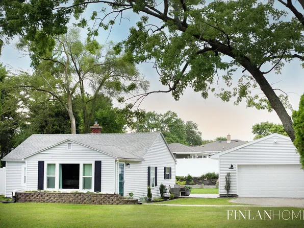 1305 Beechwood St NE, Grand Rapids, MI 49505