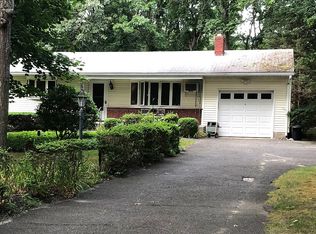 18 Columbine Ave S, Hampton Bays, NY 11946